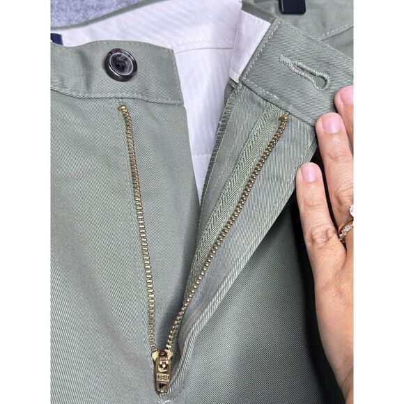 Lands End Men's Size 38 Traditional Fit Flat Front Green Chino Pants - Picture 1 of 13